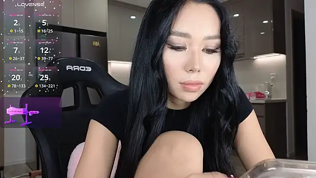 asianqueeny online show from October 27, 4:11 pm