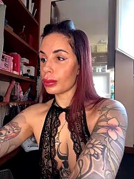 Snapshot of Dancing_wmyselF_ chatting on October 28, 8:29 am Dancing wmyselF online show from October 28, 8:29 am