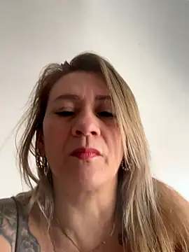 Snapshot of AtheneaRusell chatting on November 16, 5:07 pm AtheneaRusell online show from November 16, 5:07 pm