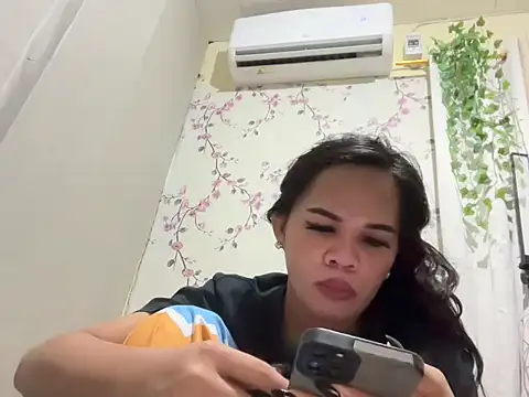 SophiaCourthaway online show from October 30, 7:25 pm