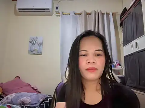 SophiaCourthaway online show from June 6, 2:33 pm