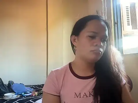 Snapshot of SophiaCourthaway chatting on June 15, 10:45 pm SophiaCourthaway online show from June 15, 10:45 pm