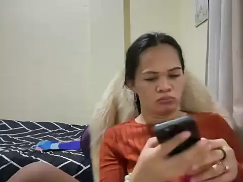 Snapshot of SophiaCourthaway chatting on July 13, 9:39 pm SophiaCourthaway online show from July 13, 9:39 pm