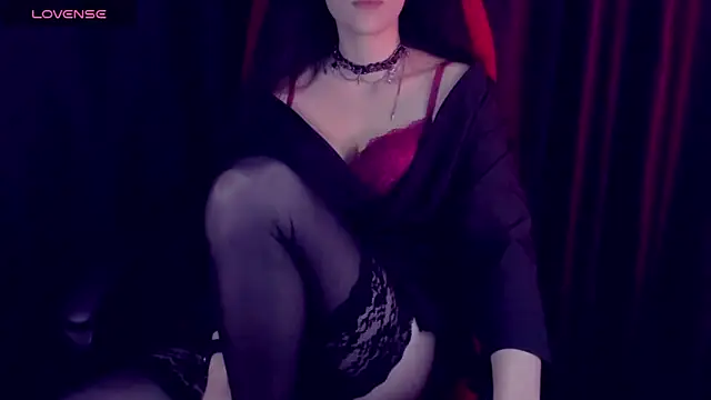 AlariaFatal online show from April 10, 7:07 pm