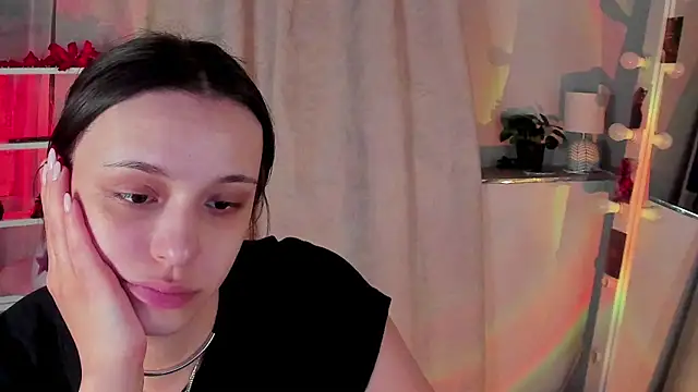 Sahara Shields online show from May 7, 9:36 am