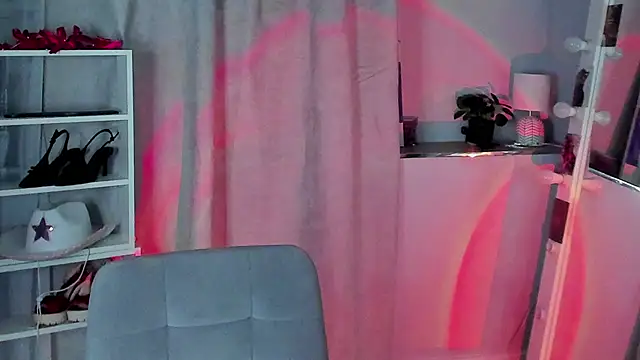 Sahara Shields online show from May 16, 11:09 am