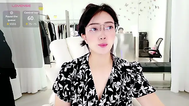 miaomiao-777 online show from October 20, 2:23 am