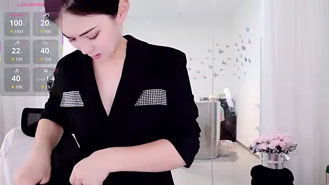miaomiao-777 online show from May 10, 11:21 pm