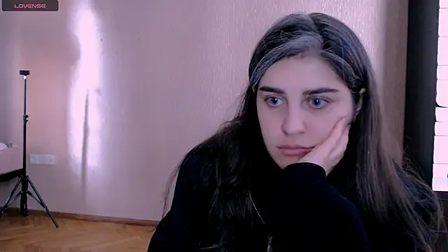 Snapshot of _Roselina_ chatting on October 1, 6:52 am  Roselina  online show from October 1, 6:52 am