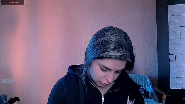 Snapshot of _Roselina_ chatting on October 11, 12:47 pm  Roselina  online show from October 11, 12:47 pm