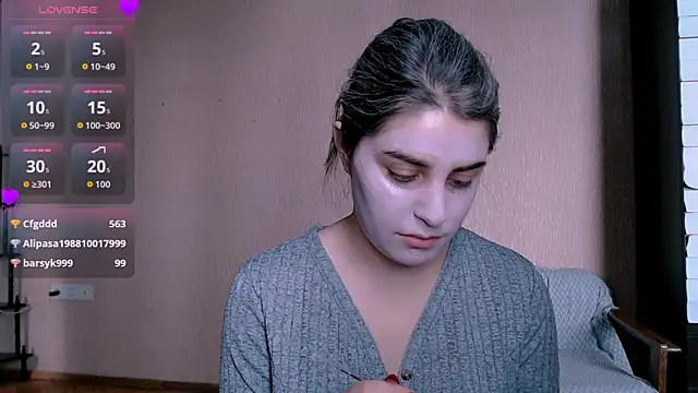 Snapshot of _Roselina_ chatting on October 28, 11:25 am  Roselina  online show from October 28, 11:25 am