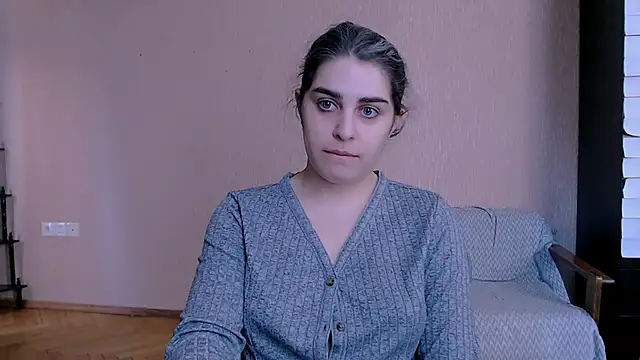 Snapshot of _Roselina_ chatting on October 30, 6:59 am  Roselina  online show from October 30, 6:59 am