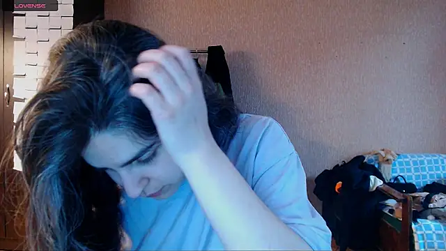 Snapshot of _Roselina_ chatting on March 28, 1:00 pm Roselina online show from March 28, 1:00 pm