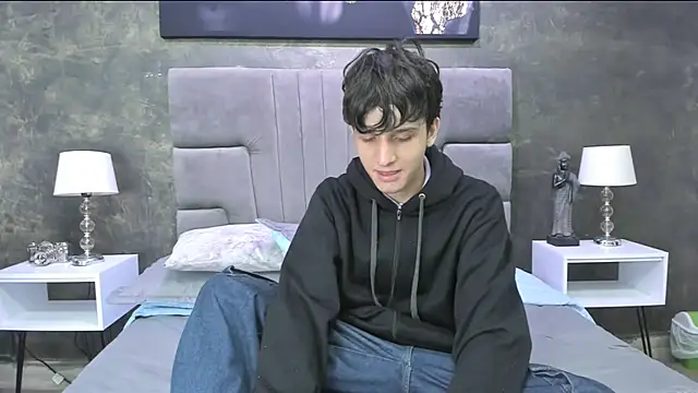 Snapshot of bruce_hans chatting on September 23, 12:19 pm bruce hans online show from September 23, 12:19 pm