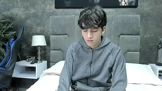 Snapshot of bruce_hans chatting on October 9, 11:52 am bruce hans online show from October 9, 11:52 am