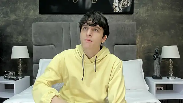 Snapshot of bruce_hans chatting on October 13, 11:43 am bruce hans online show from October 13, 11:43 am