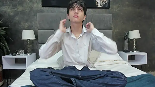 Snapshot of bruce_hans chatting on October 16, 11:44 am bruce hans online show from October 16, 11:44 am