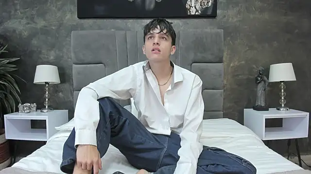 Snapshot of bruce_hans chatting on November 1, 11:45 am bruce hans online show from November 1, 11:45 am