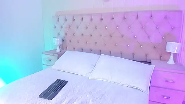 MattThompsonn online show from September 19, 9:15 pm