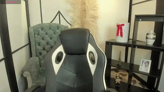 MattThompsonn online show from February 15, 10:50 pm