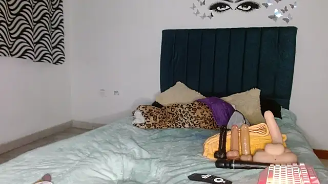 Snapshot of Keyler_True18 chatting on October 24, 1:24 am Keyler True18 online show from October 24, 1:24 am