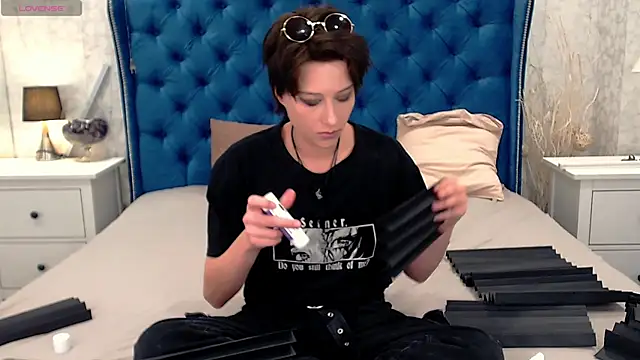 via mayer  online show from November 10, 3:22 pm