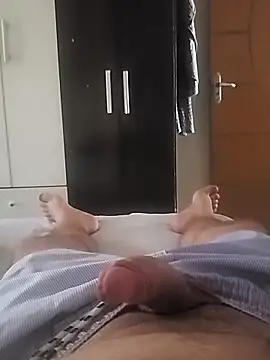 edivalll32 online show from April 4, 6:27 pm