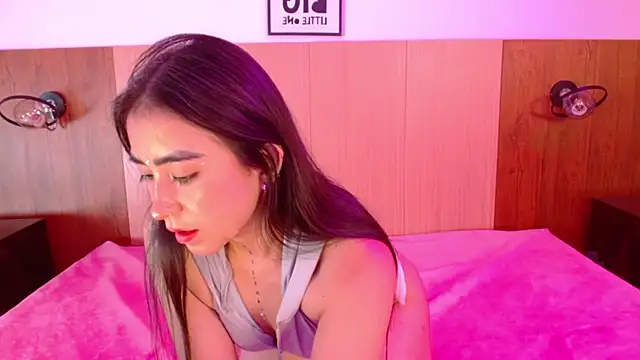 Snapshot of AdaaMillan chatting on January 29, 1:17 pm AdaaMillan online show from January 29, 1:17 pm