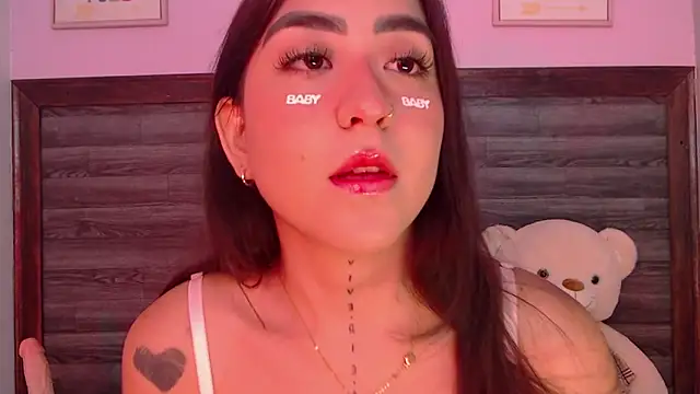 Snapshot of AdaaMillan chatting on February 4, 8:03 pm AdaaMillan online show from February 4, 8:03 pm