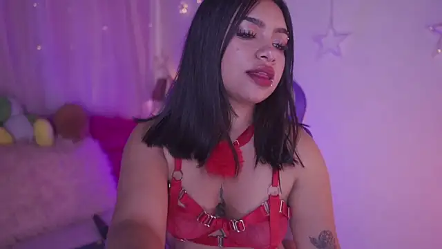 Snapshot of emma_soffia_ chatting on February 3, 6:49 pm emma soffia online show from February 3, 6:49 pm