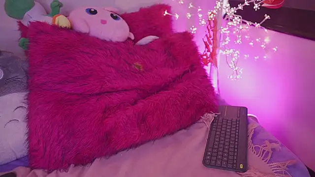 Snapshot of emma_soffia_ chatting on February 24, 8:58 pm emma soffia online show from February 24, 8:58 pm