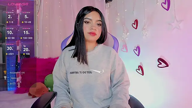 Snapshot of emma_soffia_ chatting on March 7, 8:55 pm emma soffia online show from March 7, 8:55 pm