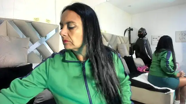 raquell moore online show from November 11, 12:05 pm