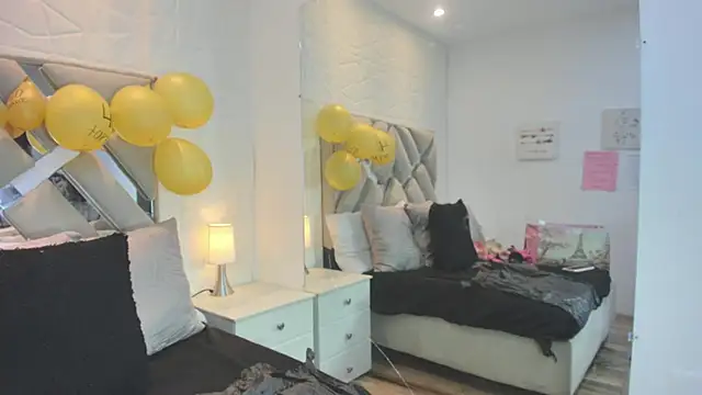 raquell moore online show from January 8, 3:58 pm