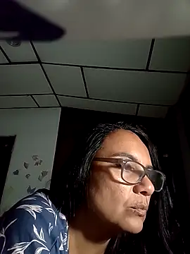 raquell moore online show from February 18, 3:13 am