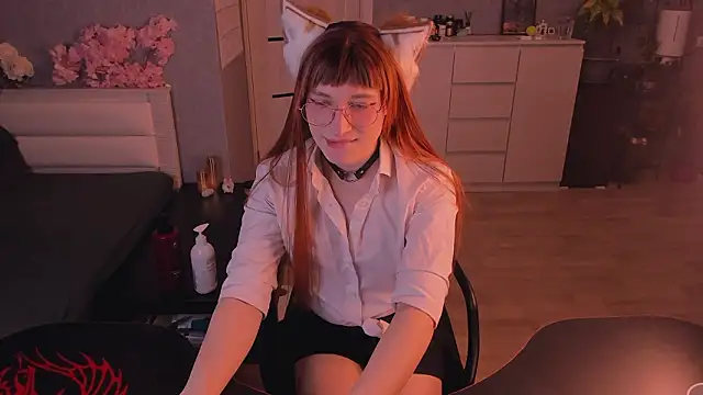 Snapshot of foxy_jpg chatting on March 6, 9:33 pm foxy jpg online show from March 6, 9:33 pm