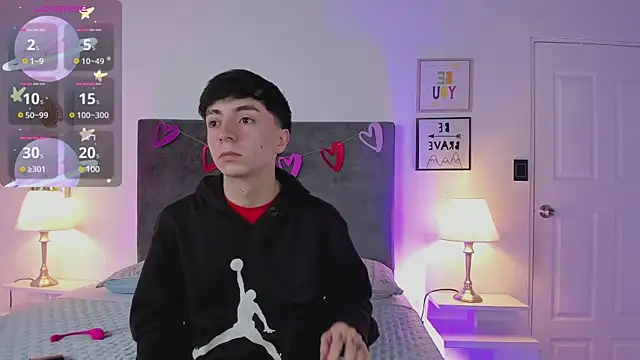 ethan and ava online show from February 19, 1:39 pm