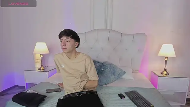 ethan and ava online show from March 19, 2:02 pm