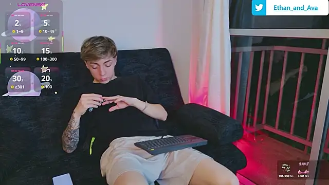 ethan and ava online show from October 27, 2:37 am