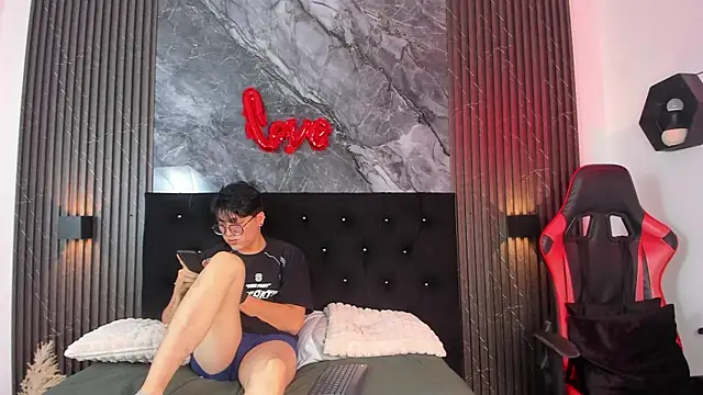 vanilla hot online show from February 17, 1:21 pm