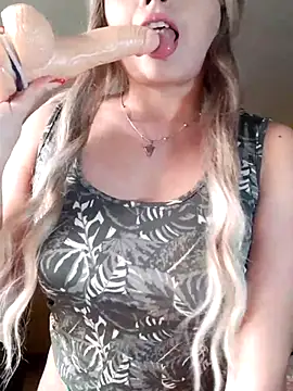 monicavictoria1301 online show from November 16, 10:15 pm