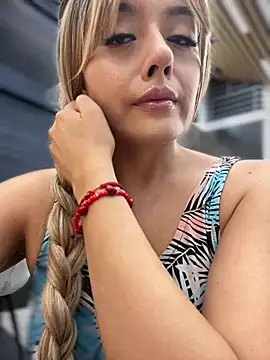 monicavictoria1301 online show from June 24, 11:09 am