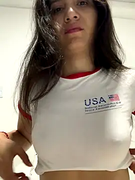 Bella still online show from October 15, 1:11 pm