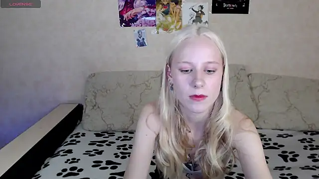 Snapshot of Mary_Kitty88 chatting on February 5, 5:09 pm Mary Kitty88 online show from February 5, 5:09 pm