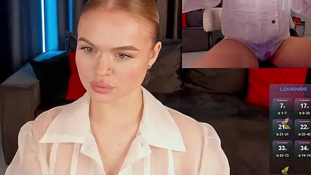 Snapshot of MilaFink chatting on February 22, 2:19 pm MilaFink online show from February 22, 2:19 pm