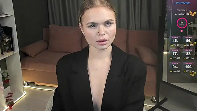 Snapshot of MilaFink chatting on February 24, 7:19 pm MilaFink online show from February 24, 7:19 pm