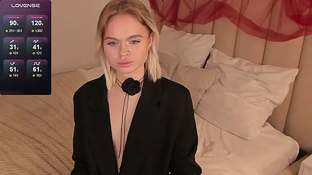 Snapshot of MilaFink chatting on March 8, 7:42 pm MilaFink online show from March 8, 7:42 pm