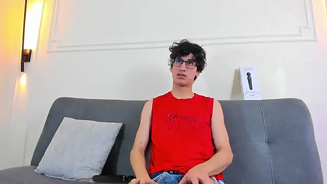 Snapshot of Cum_hunters chatting on February 18, 3:13 am Cum hunters online show from February 18, 3:13 am