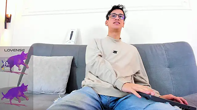 Snapshot of Cum_hunters chatting on February 24, 3:15 am Cum hunters online show from February 24, 3:15 am