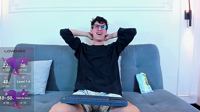 Snapshot of Cum_hunters chatting on March 5, 3:13 am Cum hunters online show from March 5, 3:13 am